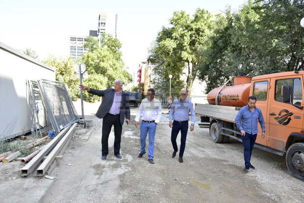 Кметът на Пловдив Здравко Димитров инспектира ремонта на улици, включени във Водния проект