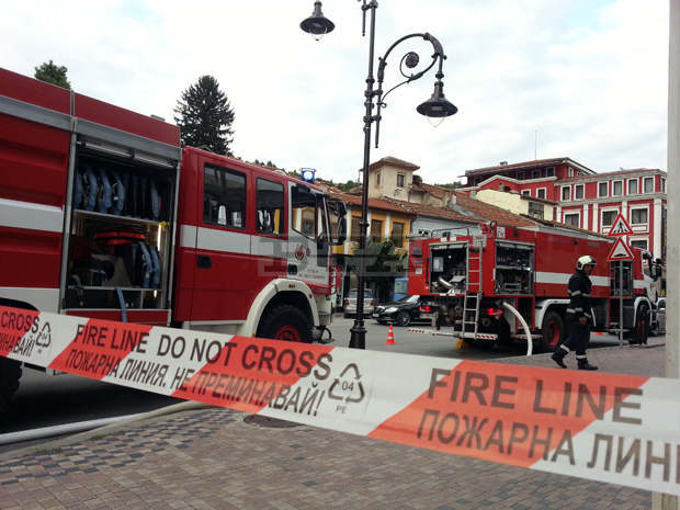 Пожар горя във фитнес зала в центъра на Велико Търново, пострадали няма