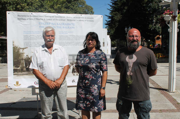 Изложбата "Градът на Балканите" привлича и в Каварна интереса към паметни места