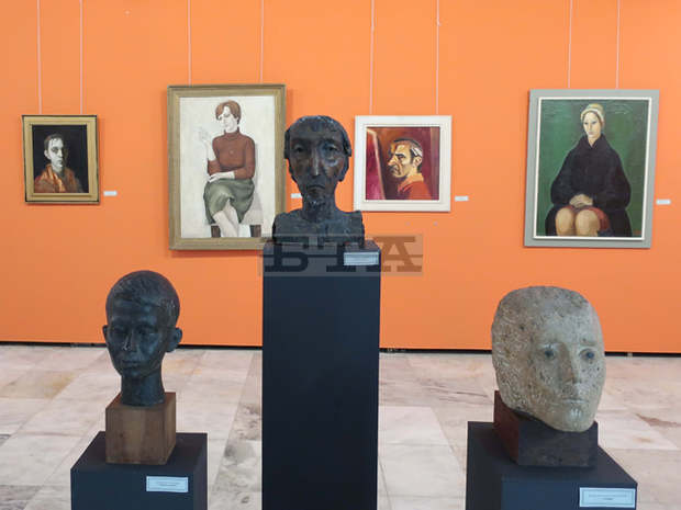 Галерия "Илия Бешков" в Плевен показва това лято образци - живопис и скулптура, от български автори