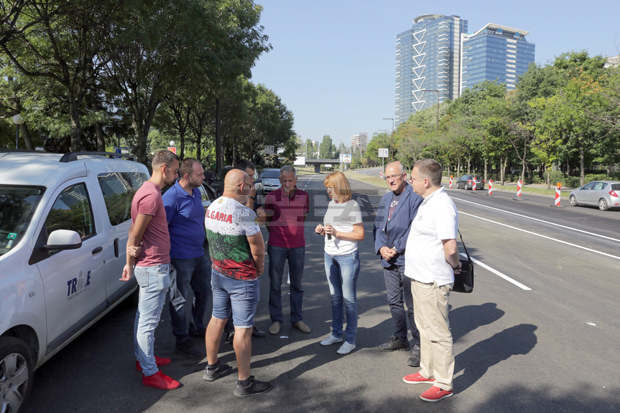 От утре ще бъде възстановено движението в ремонтирания участък на бул. "България"
