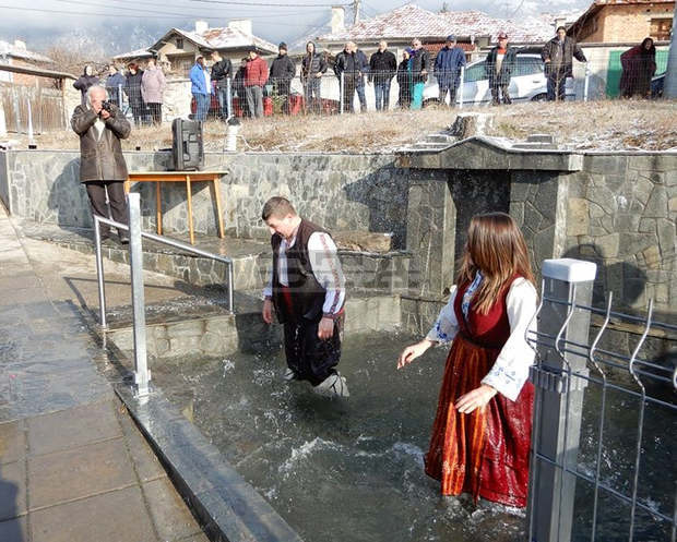 На Ивановден в Карлово ще бъде изпълнен традиционият обичай "Къпанак"