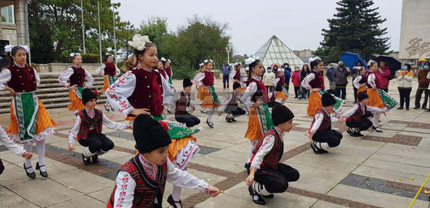 Каварна отбеляза 130 години читалищна дейност с  концерт