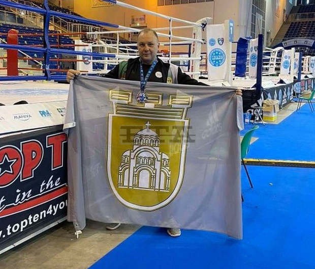 Общински съветник от Плевен стана световен вицешампион по кикбокс