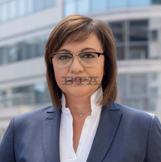 Корнелия Нинова с емоционално обръщение към гражданите в област Хасково