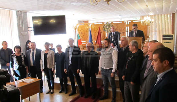 В Червен бряг новоизбраните представители на местната власт днес встъпиха в длъжност В Червен бряг новоизбраните представители на местната власт днес встъпиха в длъжност