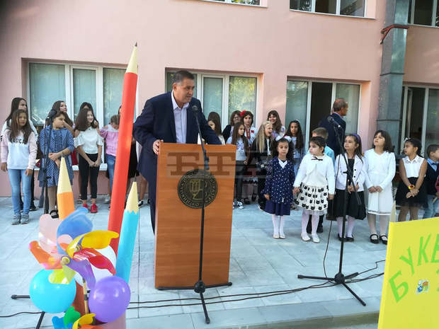 Кметът на община Разград откри новата учебна година в две училища