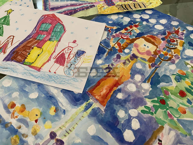 Повече от 600 рисунки на ямболски деца и ученици ще участват в конкурс на тема "Коледа"