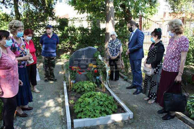 Граждани на Ямбол отбелязаха годишнините от смъртта на борци за национална свобода