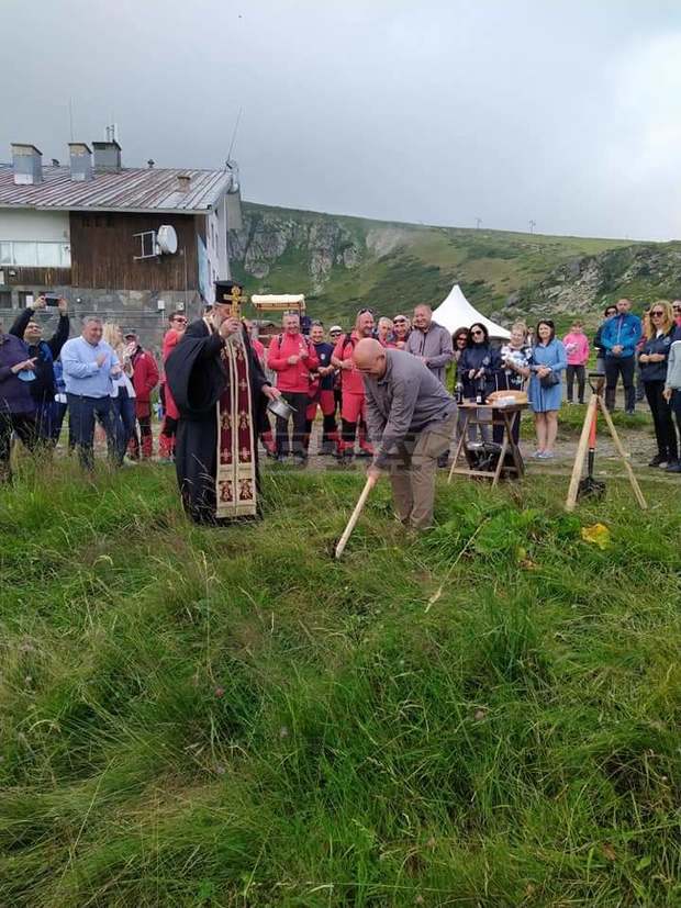 Първа копка за изграждане на контролно-информационен пункт "Седемте рилски езера" беше направена днес