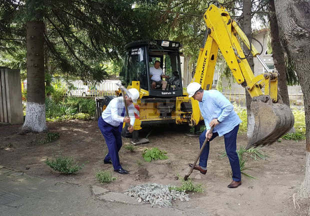 Започна реконструкцията и обновяването на детска градина "Приказка" в Разград