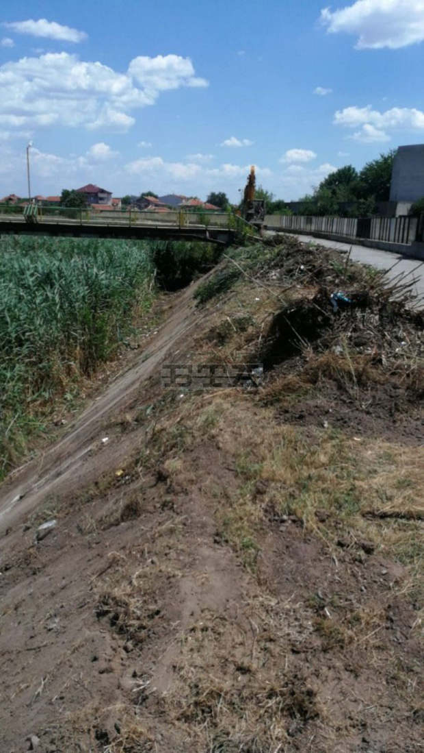 В Ямбол започна почистването на река Тунджа