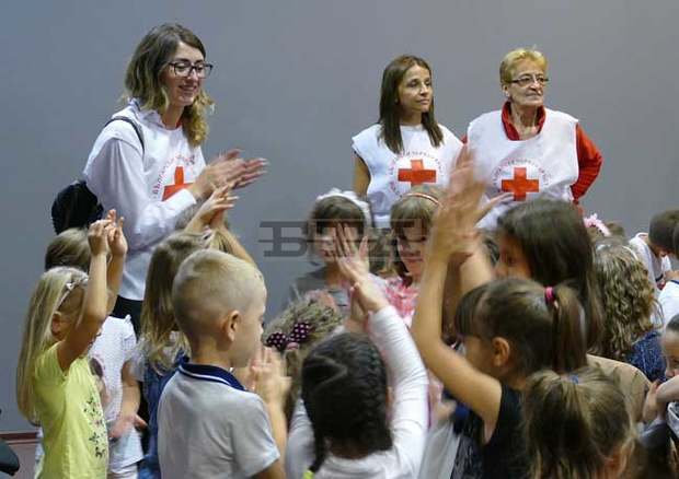БЧК и "Ротари клуб"-Пловдив организираха за децата от града образователен концерт