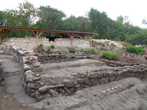 Археолози откриха предмети от всекидневието и монети на крепостта Червен край Русе