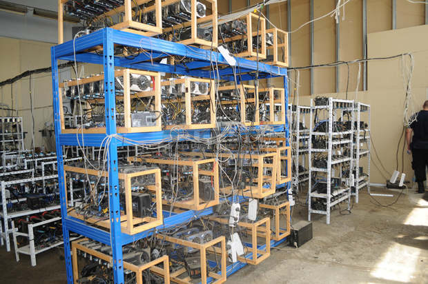 За над 2,5 милиона лева е кражбата на електричество от разкритите две ферми за добив на криптовалута в Кюстендил