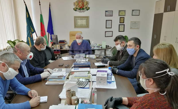 Настанените в болница жители на с. Сребърна с коронавирус са в задоволително общо състояние Настанените в болница жители на с. Сребърна с коронавирус са в задоволително общо състояние