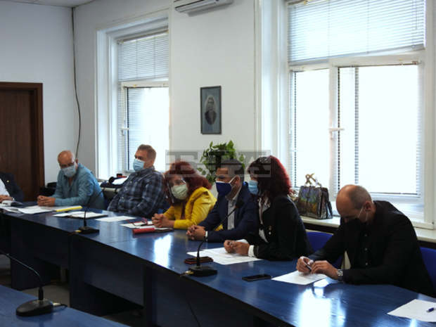 В област Търговище първа доза ваксина са получили всички участници в изборния процес, които са пожелали имунизация