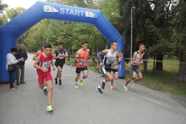 Традиционният републикански крос "Диана" събра около сто лекоатлети в Ямбол