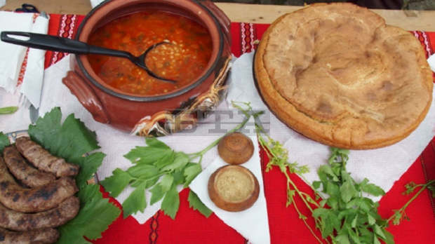 Община Ловеч обявява кулинарен конкурс "Есенна ловешка трапеза"