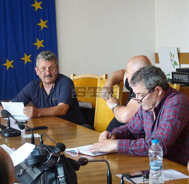 В община Левски започнаха проверки на личните стопанства, получили обезщетения за АЧС В община Левски започнаха проверки на личните стопанства, получили обезщетения за АЧС