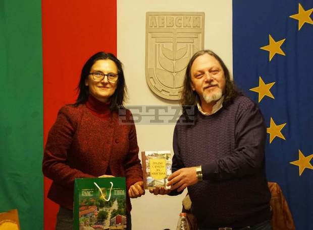 Община Левски организира премиера на нов роман на Нидал Алгафари с участието на автора