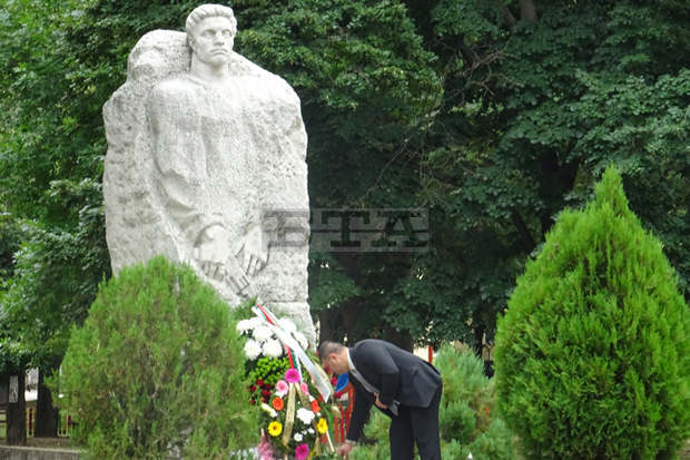 Град Левски празнува днес 183 години от рождението на Апостола и 75 години от обявяването на селището за град