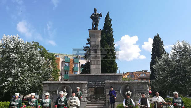 В Сливен бяха отбелязани 183 години от рождението на Левски и 152 години от гибелта на Хаджи Димитър