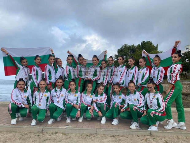 Шуменските мажоретки спечелиха сребърен и бронзов медал на Европейското първенство в Хърватия