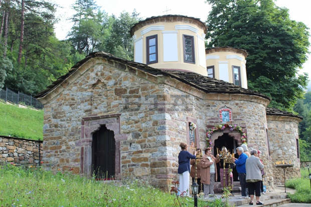 Манастирът "Св. пророк Илия" в Тетевен отбеляза своя храмов празник