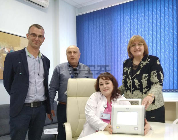 Университетска болница в Плевен получи дарение транспортен респиратор от най-ново поколение, за борба с COVID-19 Университетска болница в Плевен получи дарение транспортен респиратор от най-ново поколение, за борба с COVID-19