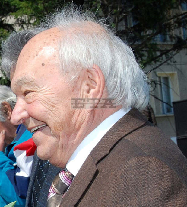Български емигрант в Германия на 92 години дари средства за ремонт на улица в Монтана Български емигрант в Германия на 92 години дари средства за ремонт на улица в Монтана
