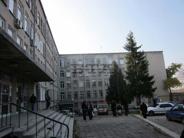 Медицински сестри и директор на детска ясла в Павликени са заявили желание да оказват помощ в Общинската болница