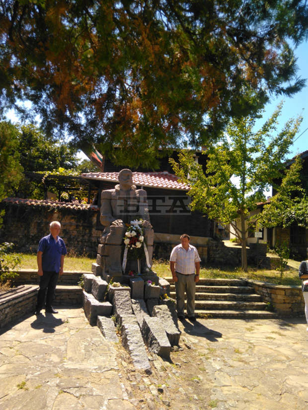 Непубликувани документи от архива на Стамболов и кореспонденцията му със Захарий Стоянов бяха показани в Медвен