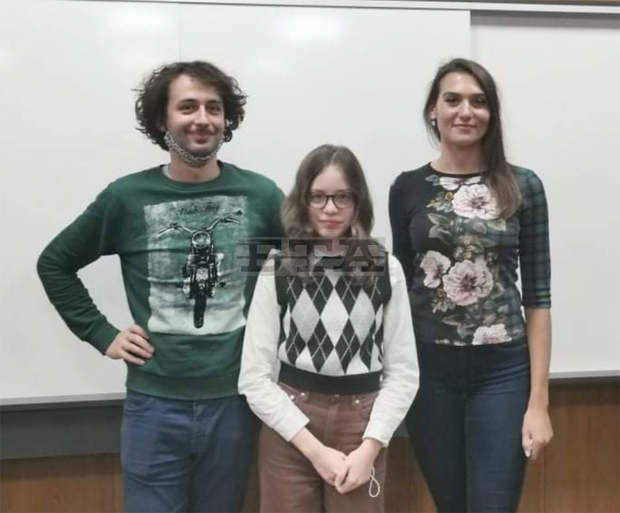 В творчески срещи младите артисти от великотърновския театър вдъхновяват ученици