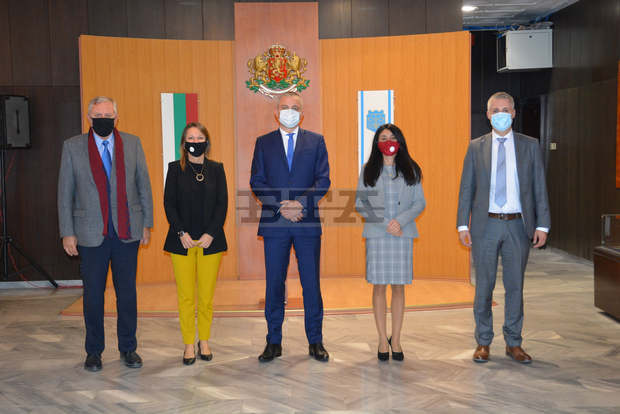 Кметът Иван Портних се срещна с представители на Microsoft България