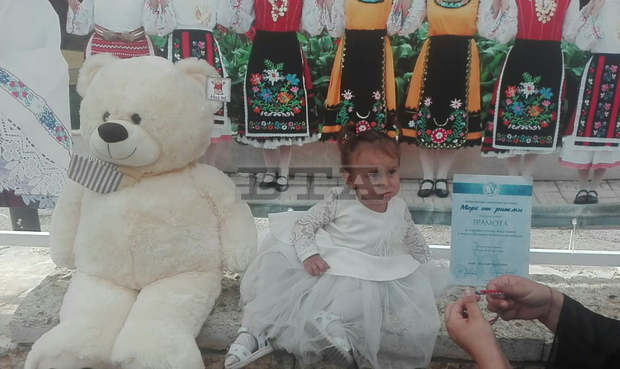 Дете на година от Търговищко е взело наградата "Най-малък участник" на фестивала "Море от ритми"