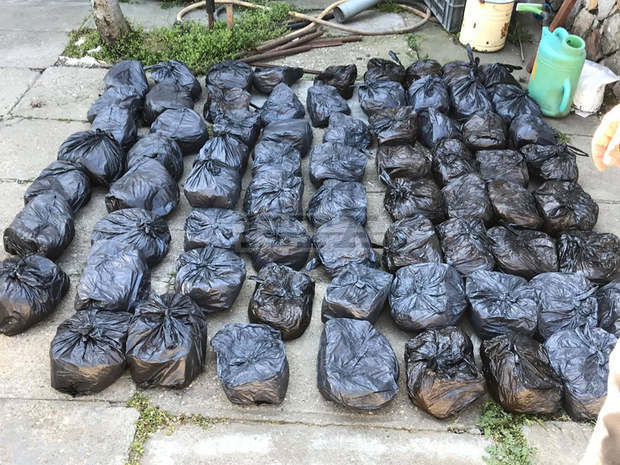 Полицаи откриха повече от 70 кг нелегален тютюн в къща в Русенско
