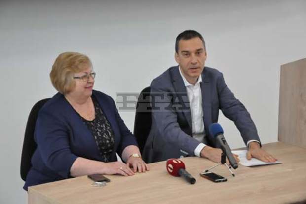 Кметът на Бургас: Убеден съм, че след 5 години проблемът с липсата на квалифицирани лекари в града ще бъде решен Кметът на Бургас: Убеден съм, че след 5 години проблемът с липсата на квалифицирани лекари в града ще бъде решен