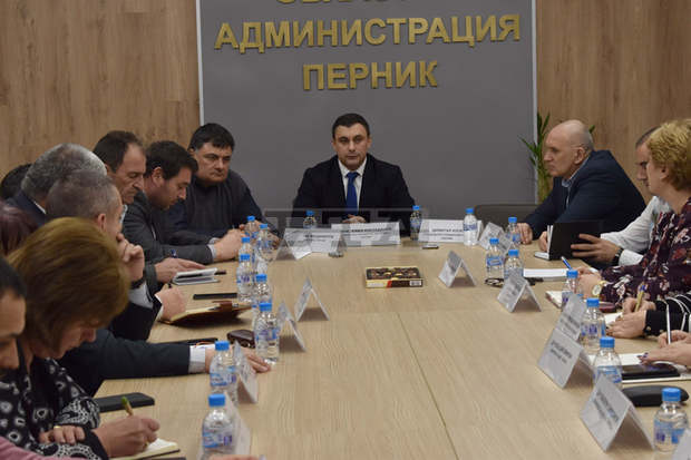 Под 4 км остават от водопровода Мало Бучино - Перник Под 4 км остават от водопровода Мало Бучино - Перник