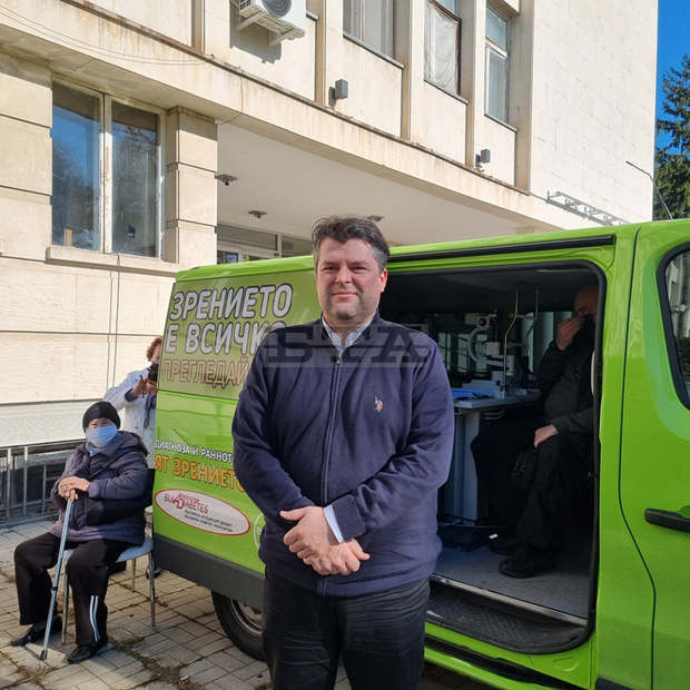 Който дава зрение - дава живот, според специалиста по очни болести д-р Мартин Литев