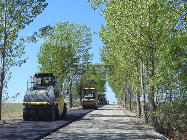 Заради ремонт движението по пътя Величка - Звездица - Ябланово се осъществява в едната лента
