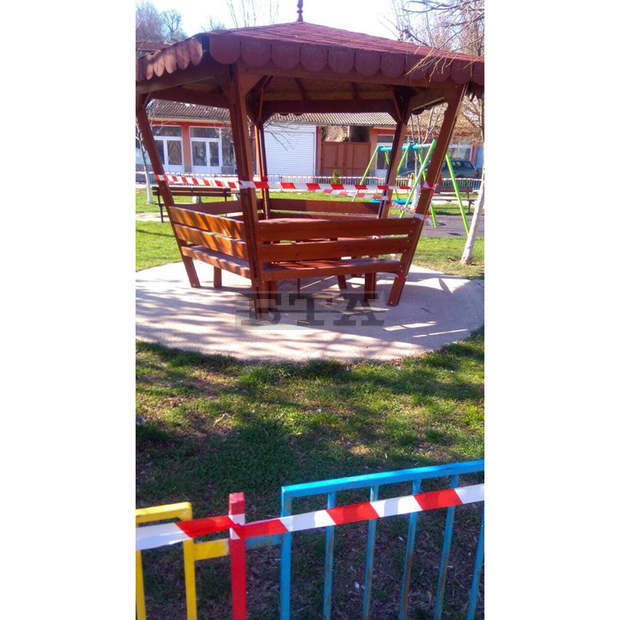 Сигнални ленти ограничават достъпа до детски площадки и градинки в община Опака