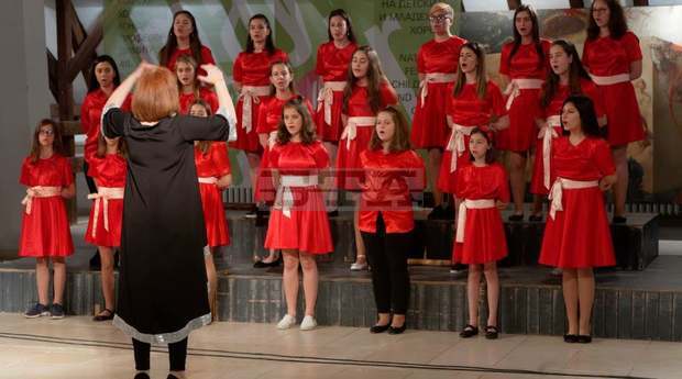 "Вълшебен ден" на Георги Милтиядов спечели наградата на хоровите диригенти на фестивал на коледната песен в Хасково