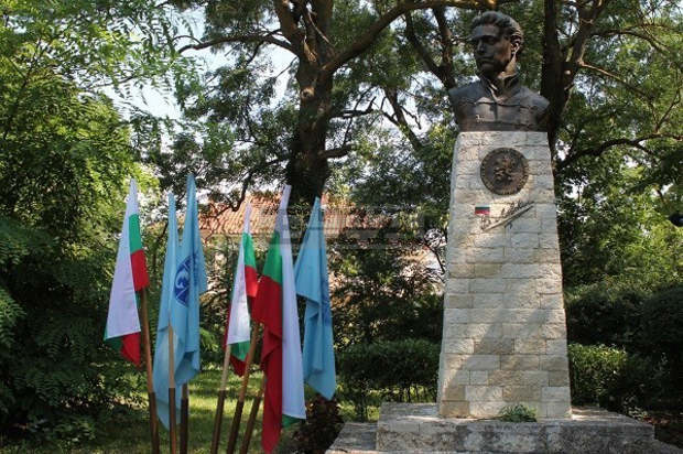 Каварна ще се поклони пред паметника на Апостола в деня на неговото рождение