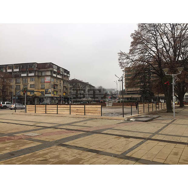 Започнаха проби на системата за замразяване на нова ледена пързалка в Перник
