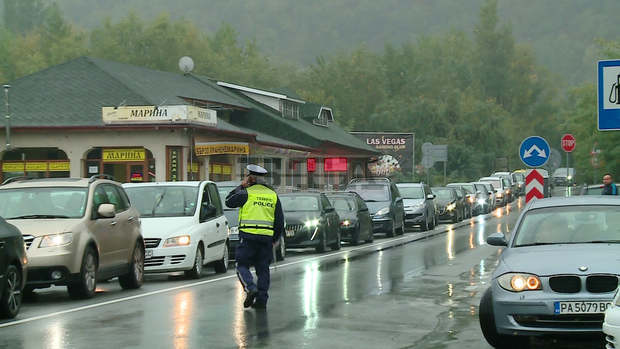 Жители на няколко населени места протестираха заради забавен пътен ремонт