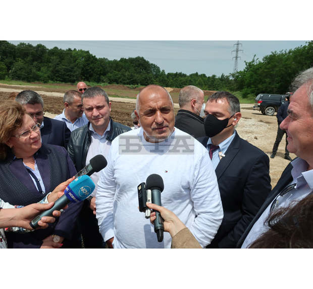 Бойко Борисов: Напредъкът на "Хемус" е много голям; заслужава си да се види как работят хиляди българи Бойко Борисов: Напредъкът на "Хемус" е много голям; заслужава си да се види как работят хиляди българи