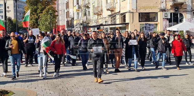 До 90 на сто са спаднали приходите в заведенията в Плевен след въвеждането на зеления сертификат, твърдят протестиращи
