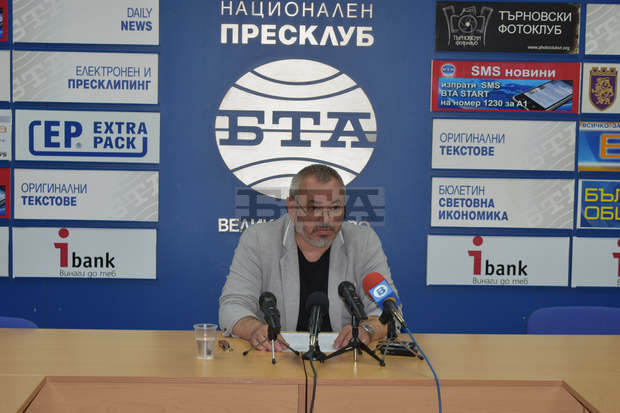 Бившият ректор на Великотърновския университет проф. Пламен Легкоступ призова за присъствие на заседанието на Общото събрание на университета