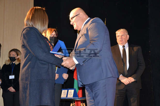 На духовния празник на Видин - Димитровден трима  видинчани получиха званието "Почетен гражданин"